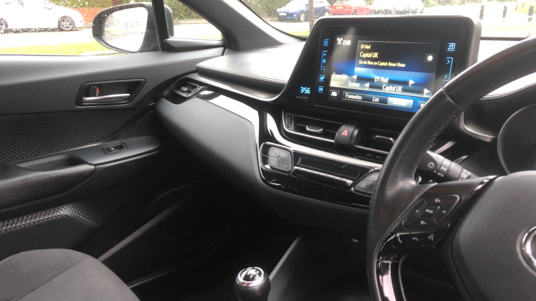 Toyota Yaris Cross 1.5 Hybrid Design 5dr CVT Hybrid Estate